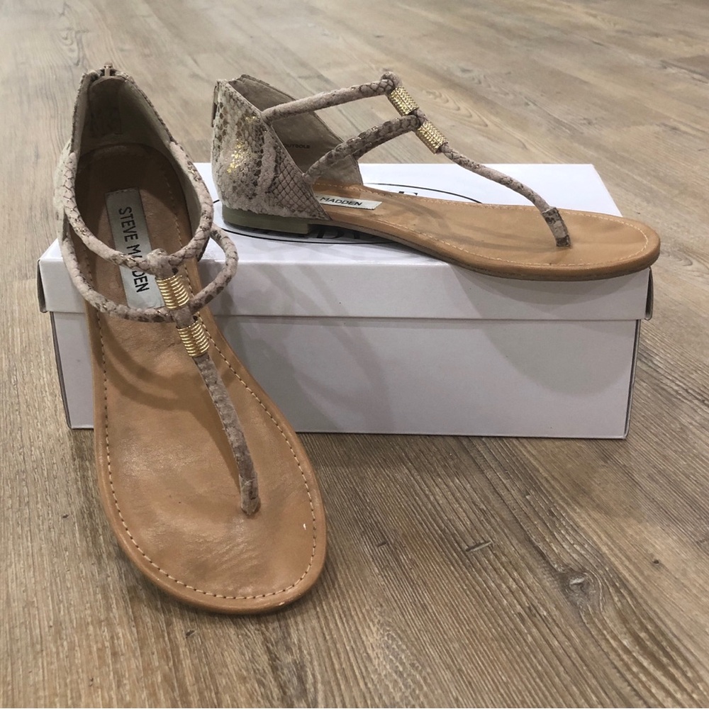 Steve Madden Tan Thong Sandals Size 6